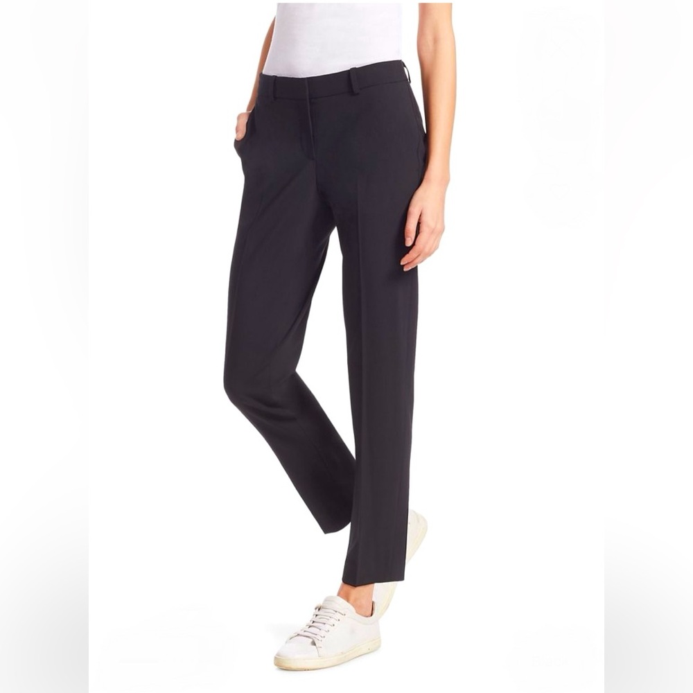 NWT Theory Treeca Skinny-Leg Cropped Good Wool
Suiting Pants in Black - Size 6